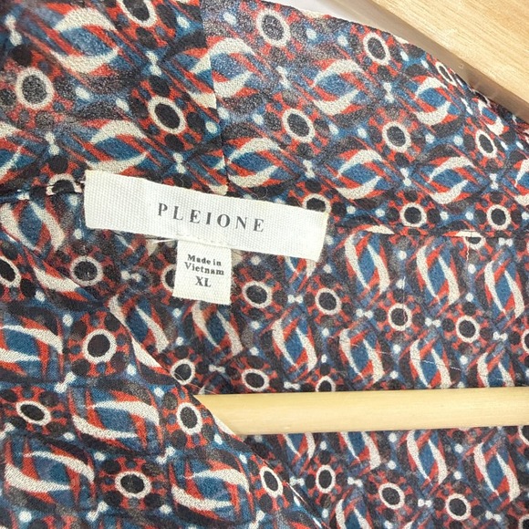 Pleione Womens XL Blue Red Geometric Print Tie Neck Chiffon Blouse Long Sleeve - Picture 3 of 7
